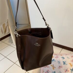COACH CITY LARGE BUCKET BAG - DARK BROWN
